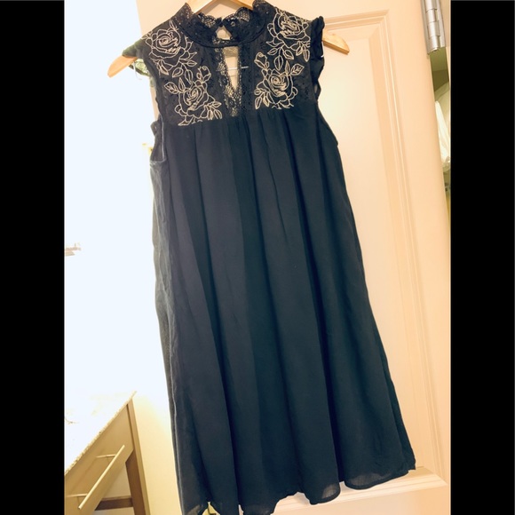 Dress - Picture 2 of 5